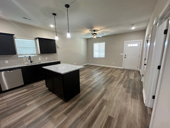 Building Photo - 5430 N Gray Dr