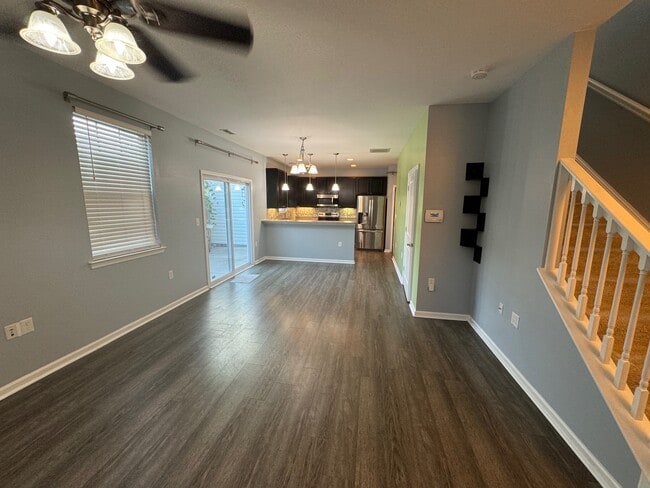 Photo - 1705 Halesworth Ln