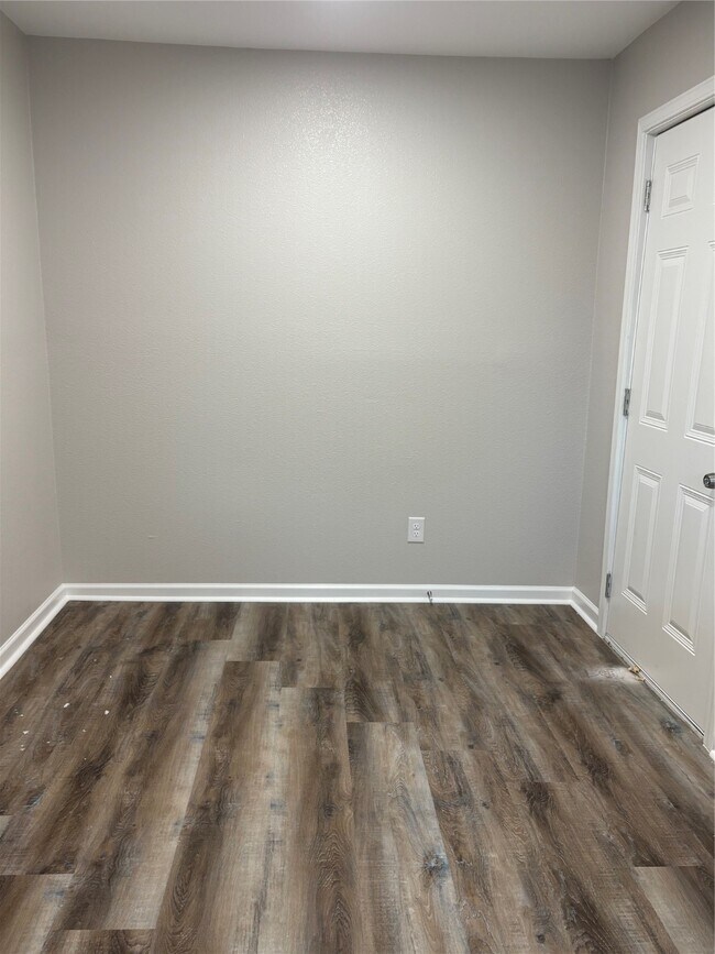 Building Photo - 8 S Avenue B Rental