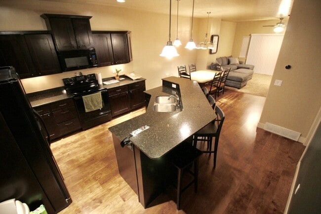 Photo - 3734 Prairiewood Drive
