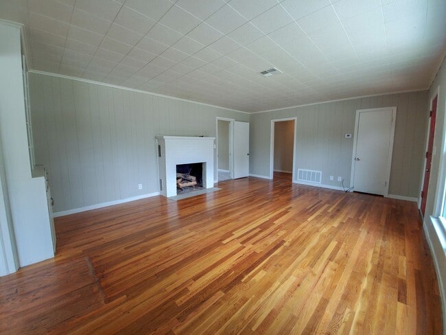 Photo - 3 Bed 1 Bath Home in Shawnee