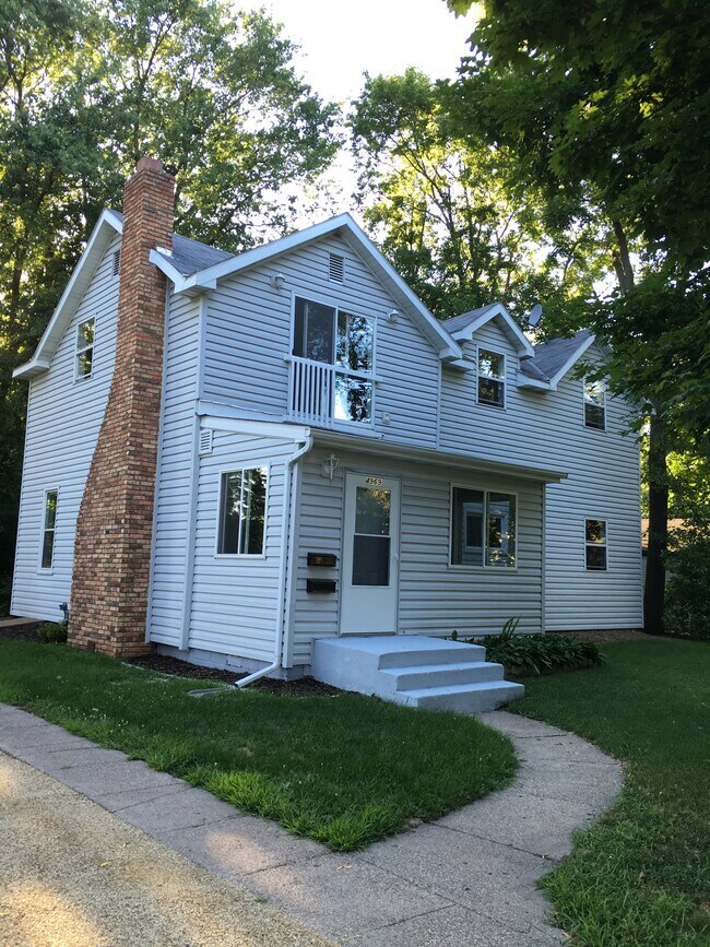 Photo - 4969 Stewart Ave