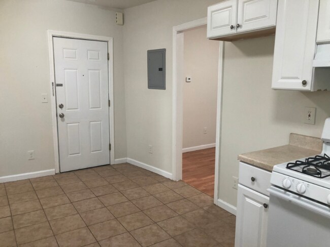 Photo - 1052 Garfield Ave