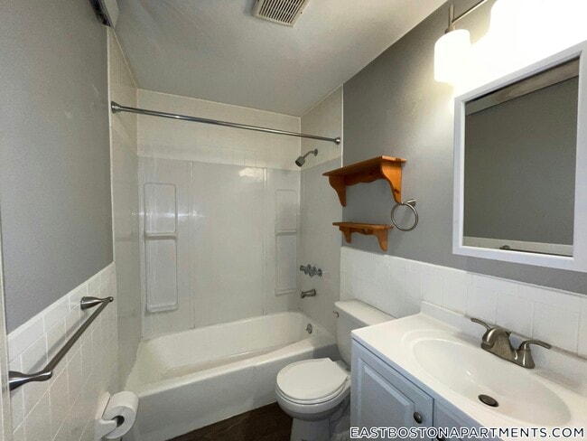 Photo - 300 Meridian St Unit 1