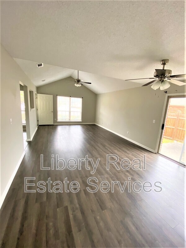 Photo - 1758 Ashton Dr