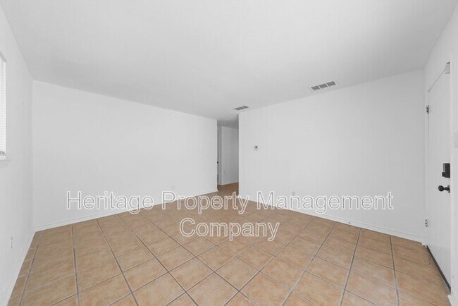4942 Driskill St