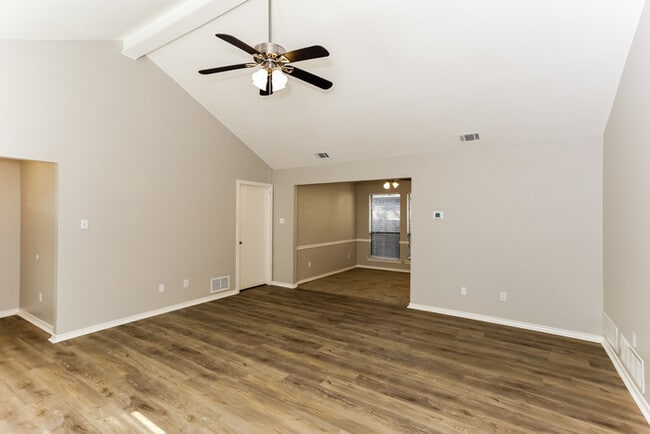 Photo - 3309 Sara Dr