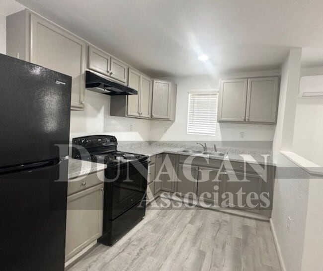 Photo - 2 Bedroom, 1 Bath apartment Unit 602 1/2 Irvin St