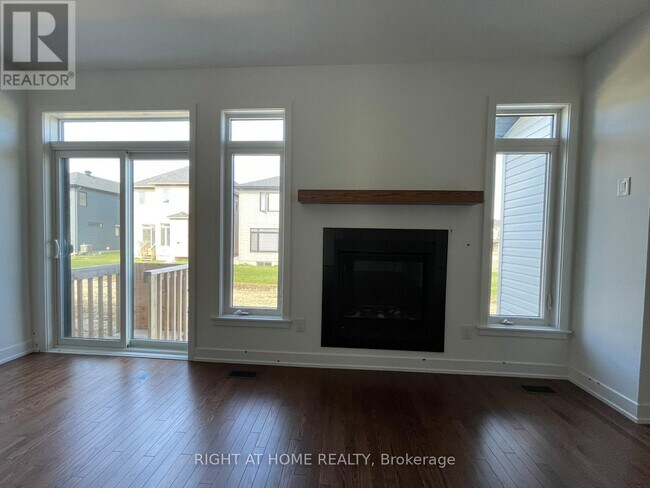 Photo - 640 Rathburn Ln