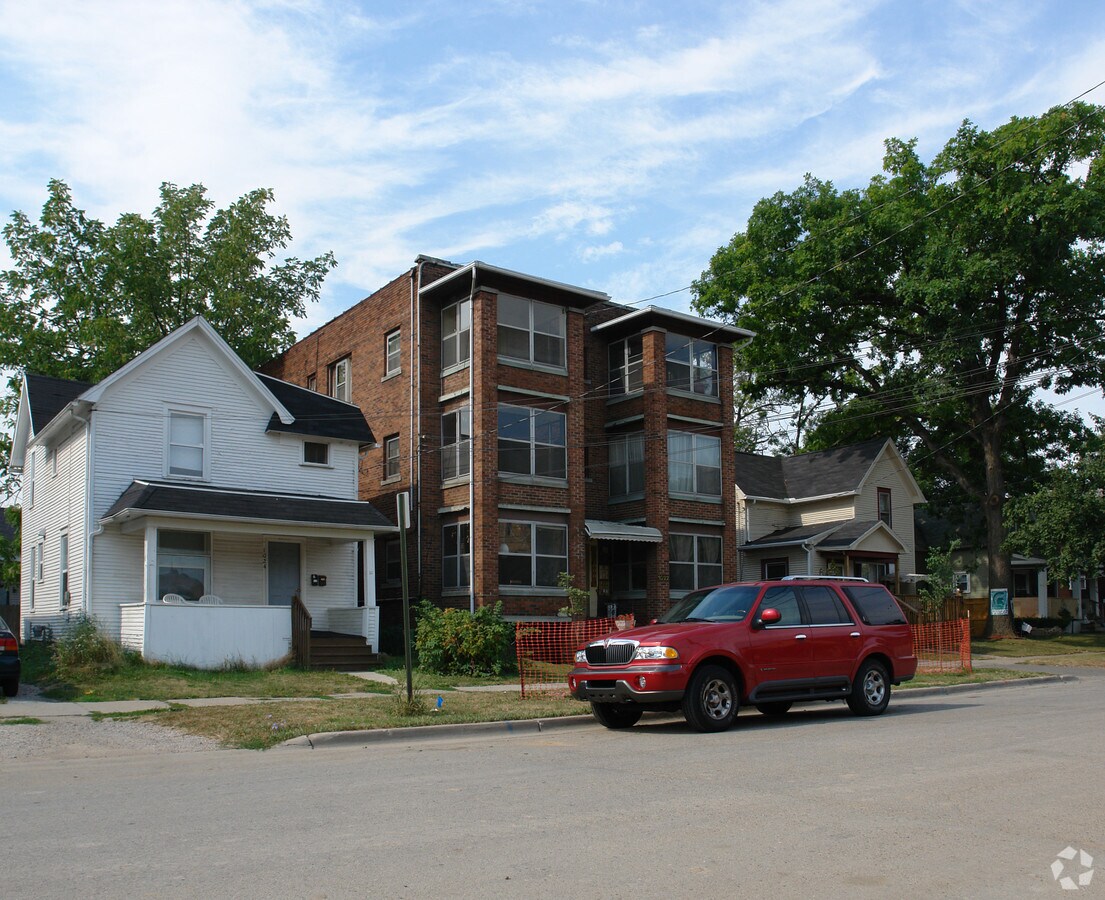 Cole Apartments - Cole Apartments