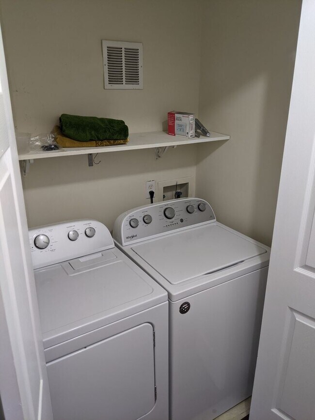 Photo - 105 Starlite Dr Unit B