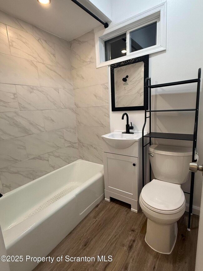 Photo - 929 Stafford Ave