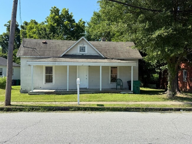 Building Photo - 303 Chestnut Dr Rental