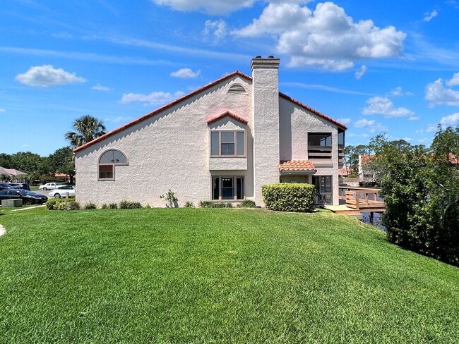 Beautiful Lake View End Unit 2-Bedroom Con... - Beautiful Lake View End House Unit 2-Bedroom Con...
