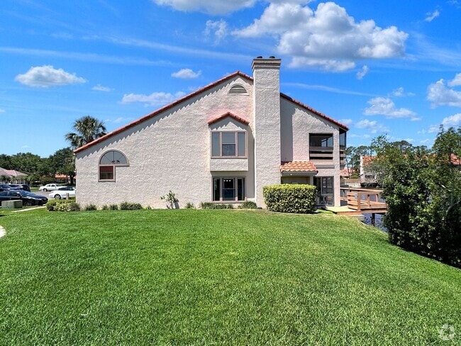 Building Photo - Beautiful Lake View End Unit 2-Bedroom Con... Rental