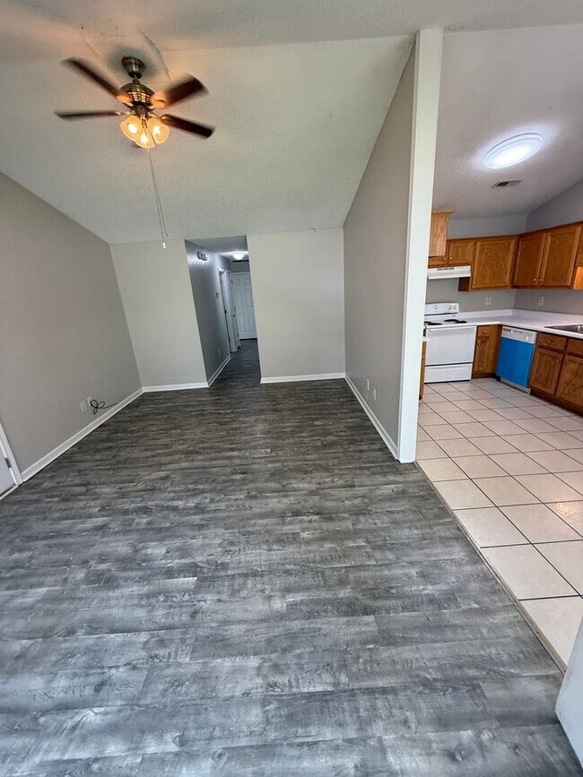 Photo - 194 Painter Rd NE Unidad Apt A