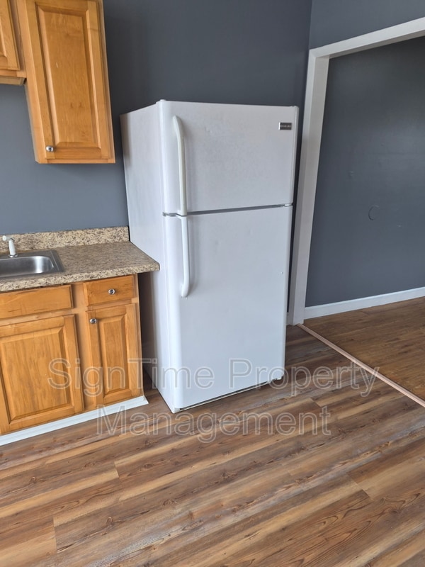 Photo - 66 W Church St