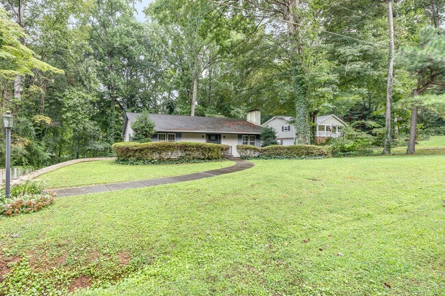 Photo - 229 Creekwood Dr