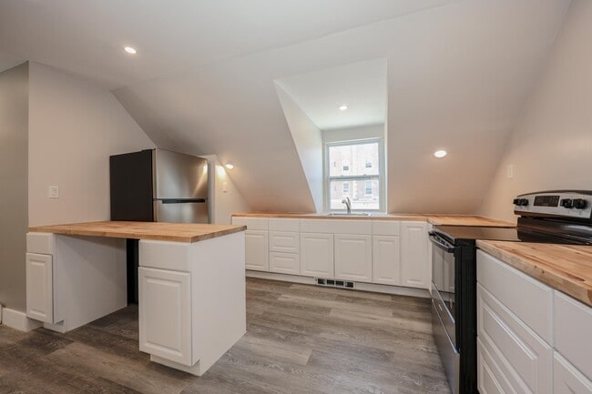 Photo - 227 Pleasant St Unidad 1