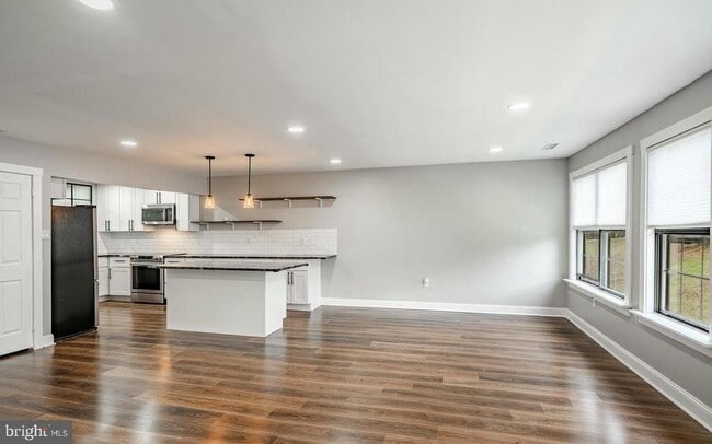 Photo - 239 Smallwood Ct