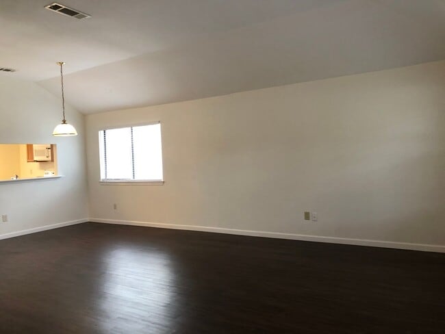 Photo - 208 E Denton Dr Unit 1
