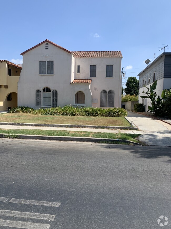 Building Photo - 822 S Curson Ave Rental