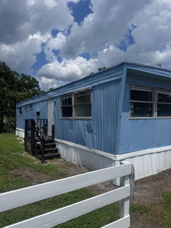 Building Photo - 1707 Reynolds Rd Unit #02-MH