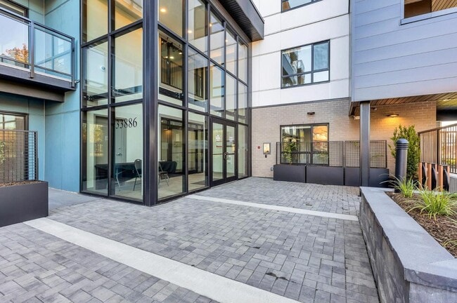 Photo - 33886 Pine St