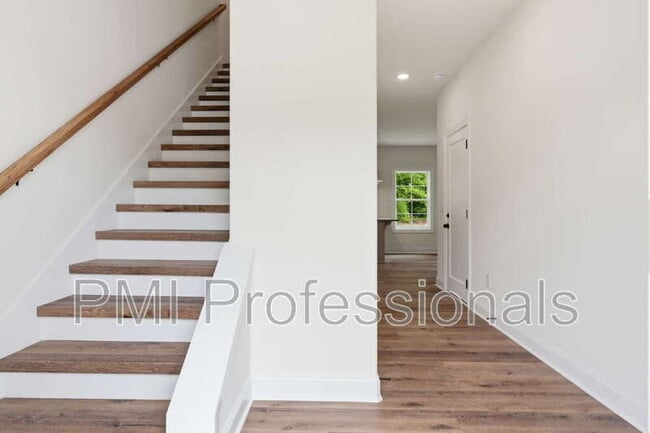 Photo - 257 Spring St