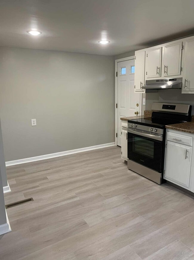 7 Gilmore Ter Unit 2 Bedrooms, 1 Bath