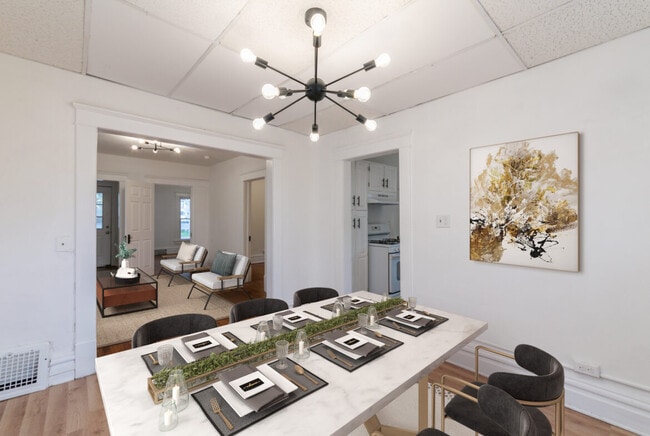 Photo - 418 W Saginaw St