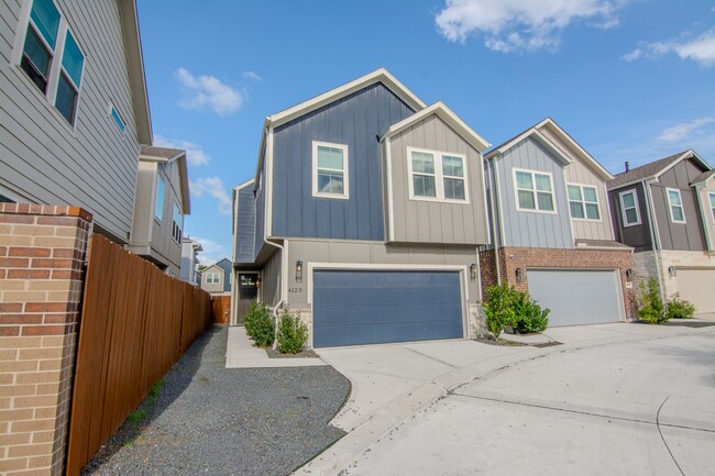 Photo - 4120 Split Ivy Dr