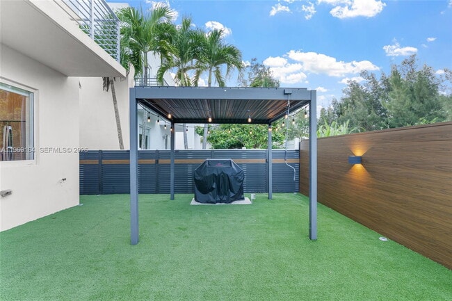 Photo - Northwest 68th Terrace, Doral, FL 33178 - 4 BR 3.5 BA single-family home