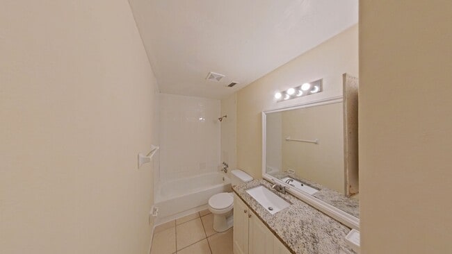 Photo - 923 E Poinsettia Ave Unidad A