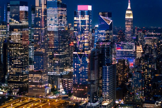 Photo - NEC W 30th St & 11th Ave