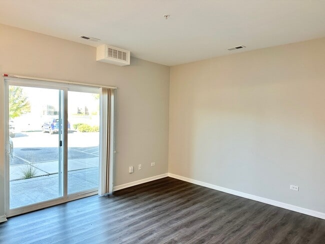 Photo - 855 E Main St Unit 1B
