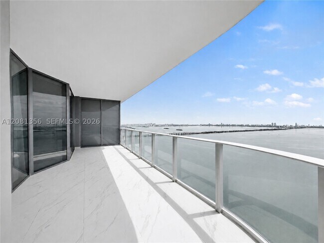 Photo - 700 NE 24th St Unit 3907