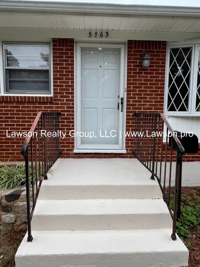 Brick Ranch in Boxley Hills Roanoke County House House Rental in