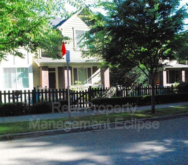 Photo - 10707 Ross Rd Unidad D