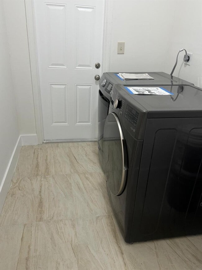 Photo - 2728 SW 5th St