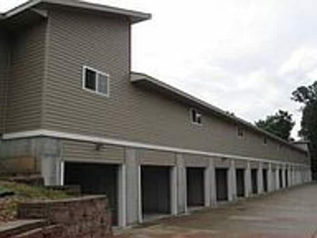 Photo - Updated 2 bedroom one bath Apartment in Oz...