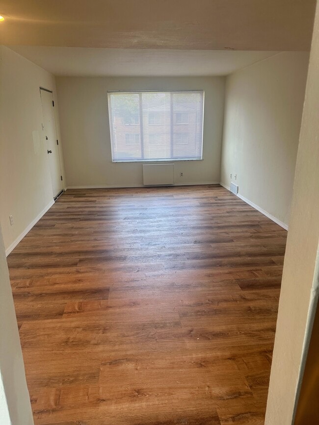 Photo - Courtyard Gardens Apartments