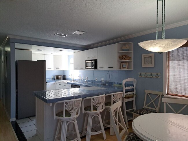 Photo - 6912 Beach Dr Unit 6912 Beach Dr