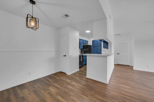 Photo - 2006 Cloisters Dr