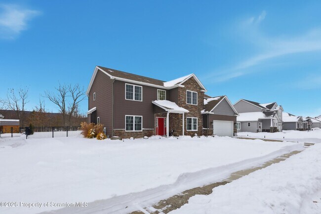 Photo - 124 Falcon Ln