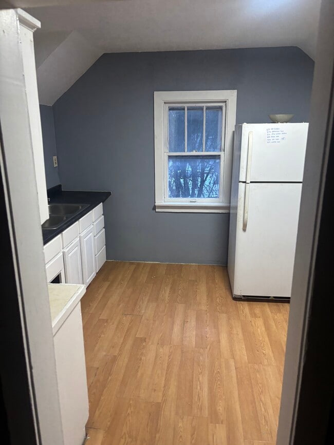 Photo - 721 Sumner St Unit 1