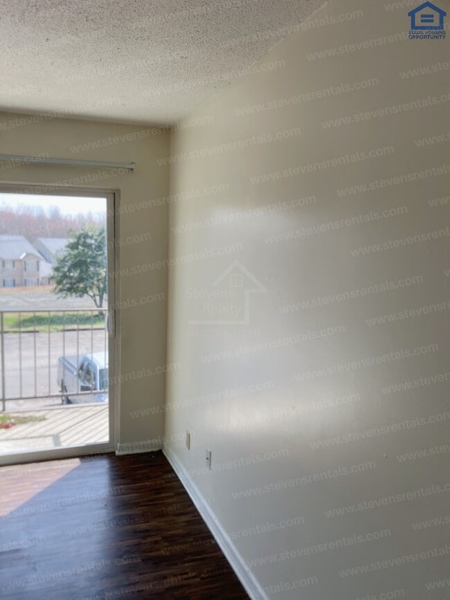 Photo - Green Acres Apartments