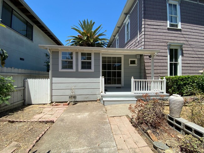 Photo - 190 W K St Unit 2