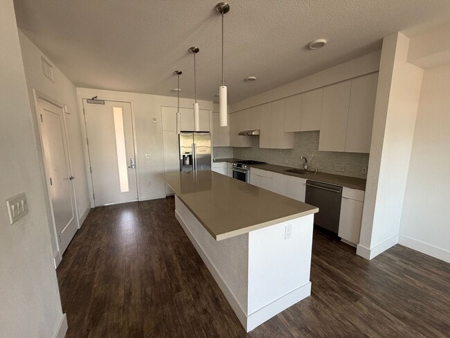 Photo - $2,695 / 1 BR - STYLISH & CONVENIENT HOME IN THE HEART OF FREMONT!