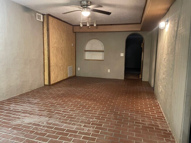 Photo - 154 Creekwood Dr